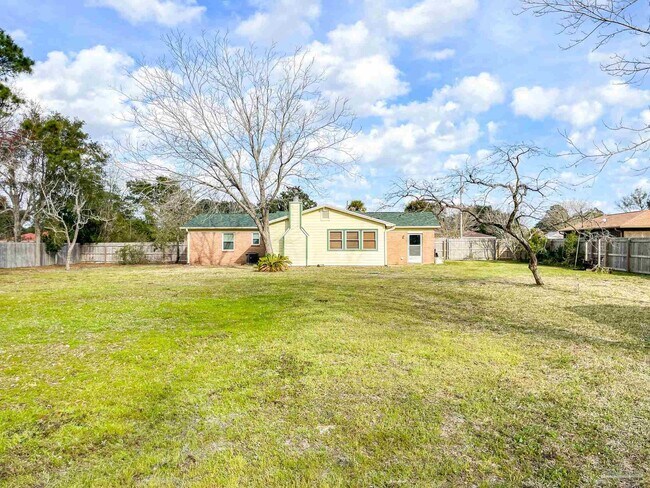 Building Photo - 5527 Sunburst Ln
