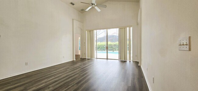 Building Photo - 1058 Tuscan Hills Blvd