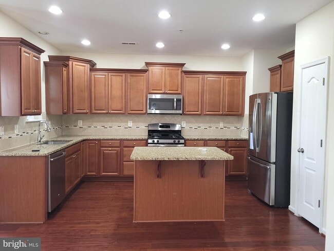 Building Photo - 8618 Stone Hill Ln
