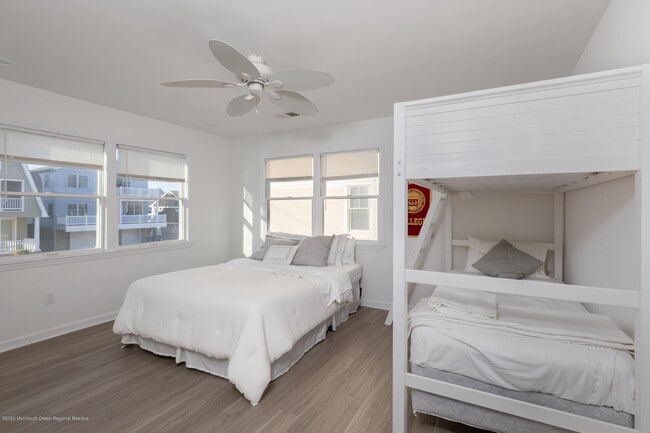 Building Photo - 502 Sunset Blvd