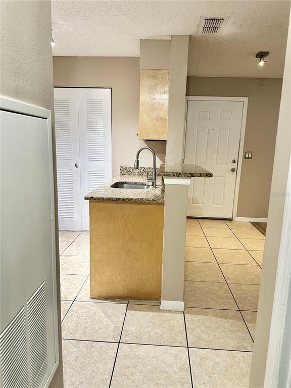 Building Photo - 1055 S Hiawassee Rd