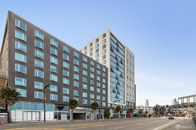 Building Photo - 1000 3rd St