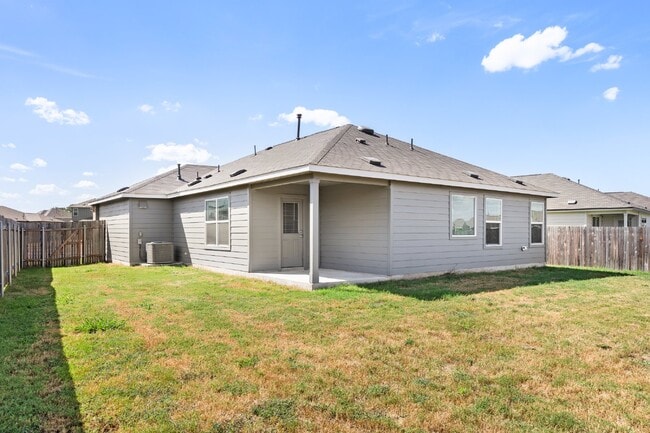 Building Photo - First Month's Rent FREE!