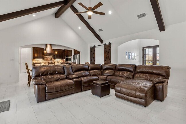 Building Photo - 479 Brown Rd