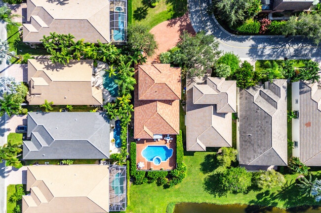 Building Photo - 121 Palm Cir