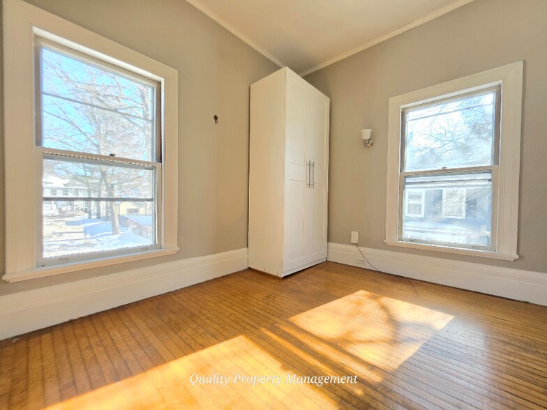 Building Photo - 157 Broadway