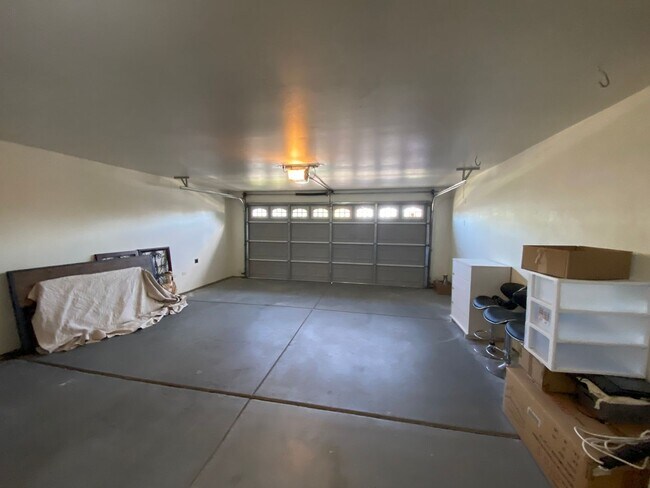 Building Photo - Gated Community of Grand Island in Seven Oaks 2 BD 2 BA Gorgeous House