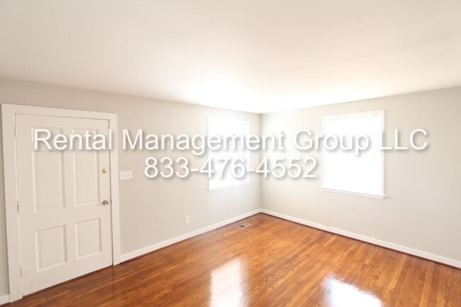 Building Photo - 3 Bedroom 1.5Bath - New On The Market! Better Hurry To See This One!!