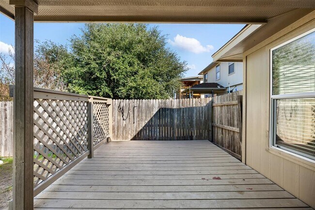 Building Photo - 220 Bauxite Dr