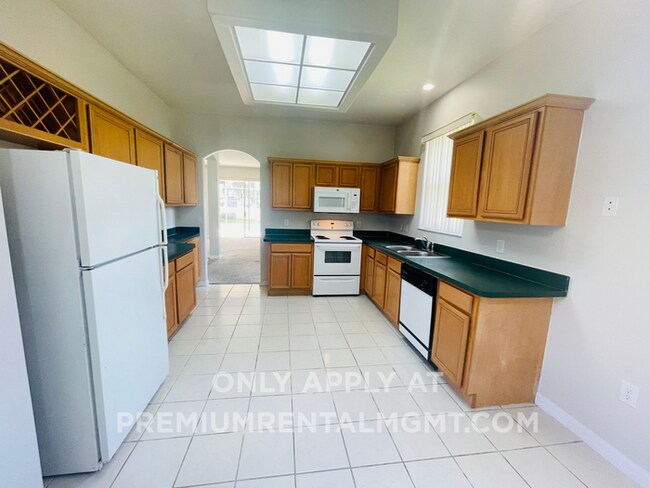 Building Photo - The Oaks-Pool Home-1738 Golfview Dr Kissimmee FL 34746