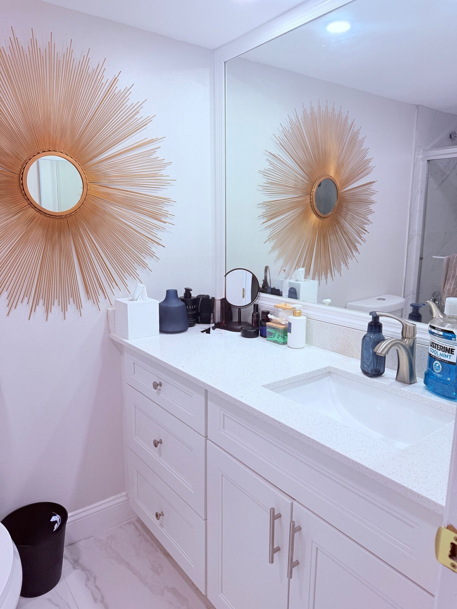 Building Photo - 545 Oaks Ln