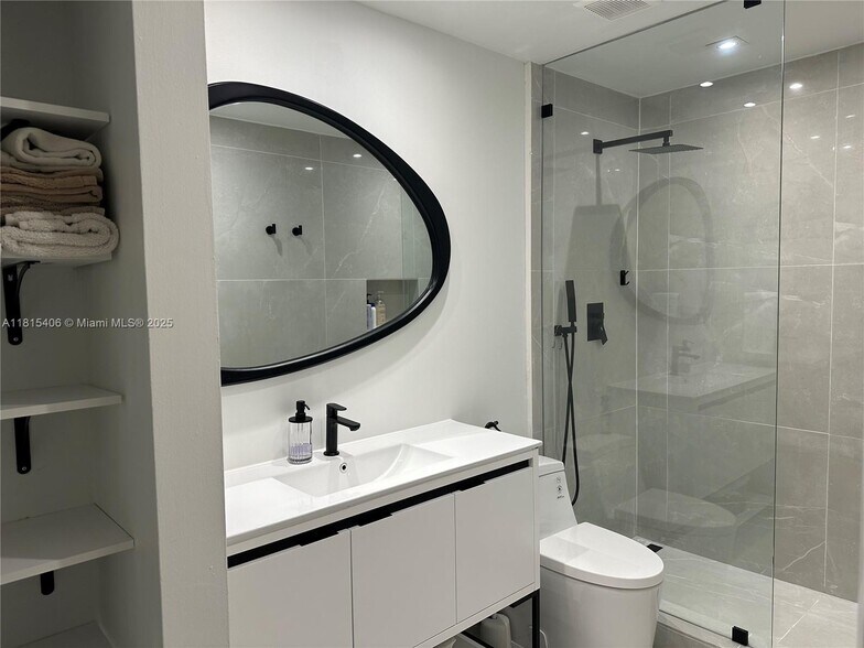 Building Photo - 20903 Leeward Ct
