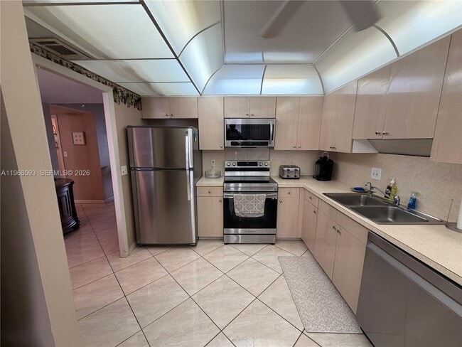 Building Photo - 4100 Galt Ocean Dr