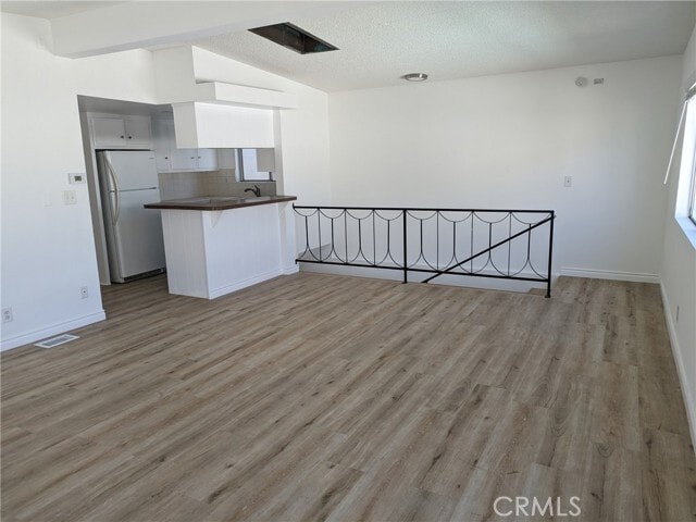 Building Photo - 325 10th Pl