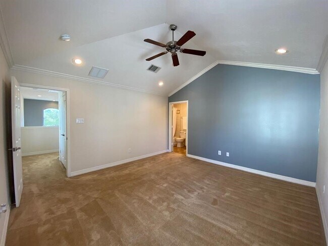 Building Photo - 3710 Sherwood Ln