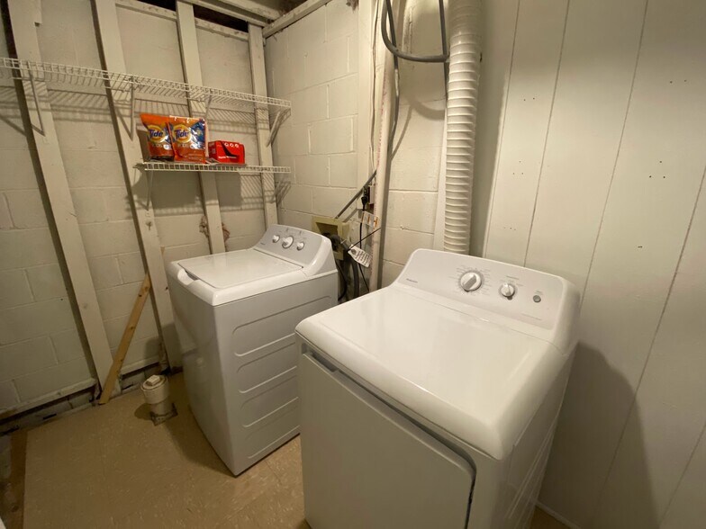 In Unit Washer and Dryer - 541 Lex Dr