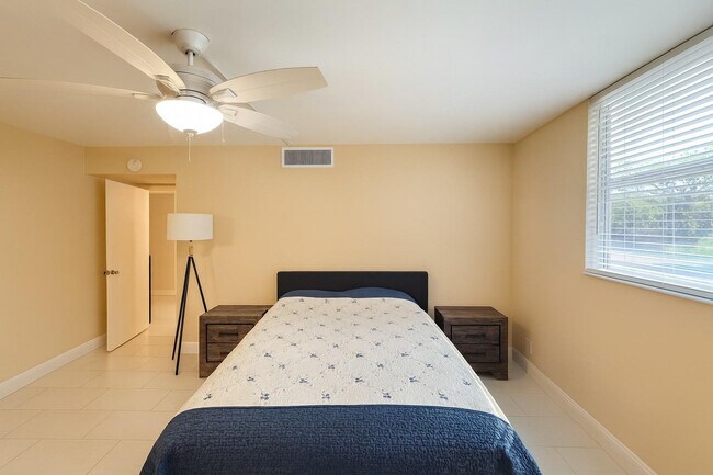 Building Photo - 6161 NW 2nd Ave