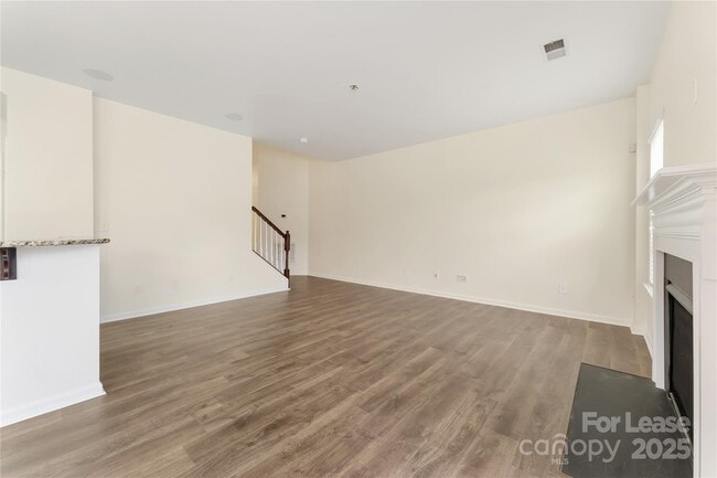 Building Photo - 1818 Fleetwood Dr