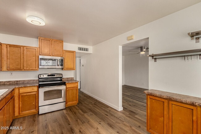 Building Photo - 3540 E Montecito Ave