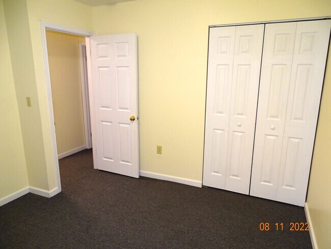 Building Photo - 2 BR Townhome In Dover School District