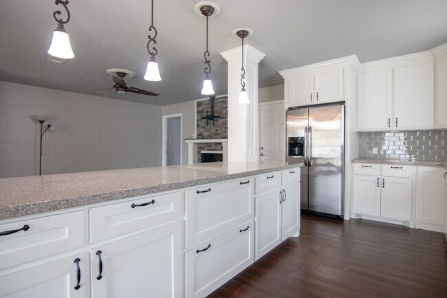 Building Photo - 7575 Chelsea Pl