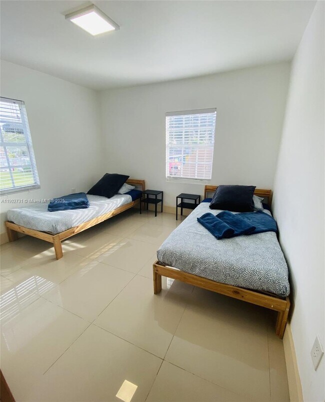 Building Photo - 227 NW 34th St