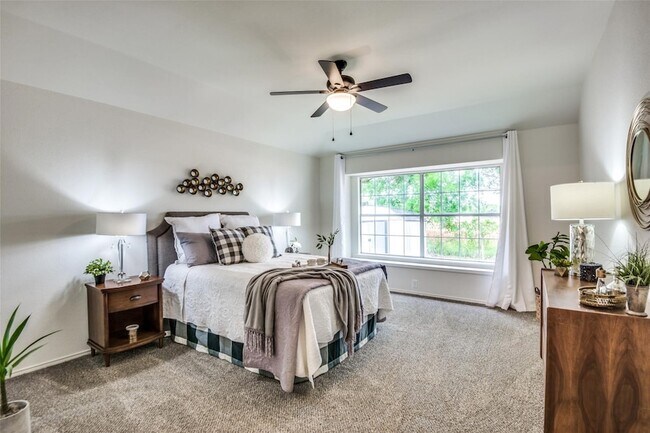 Building Photo - 759 Winding Oak Bend