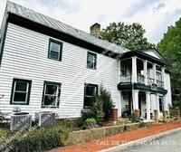 Building Photo - 216 E Main St