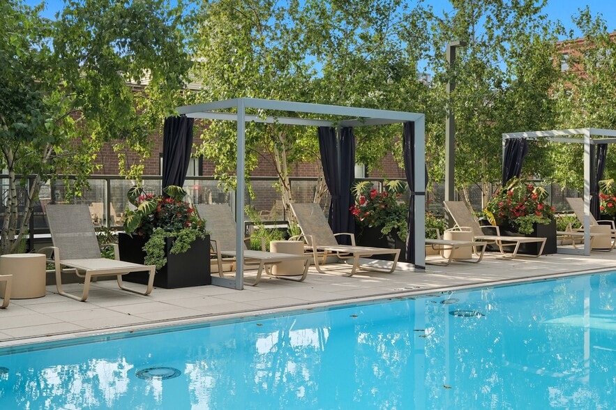 Building Photo - 932 W Washington Blvd