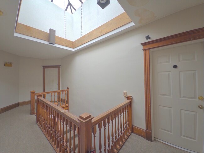Building Photo - 421 Wethersfield Ave