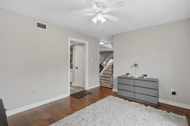 Building Photo - 2938 Camelot Ln