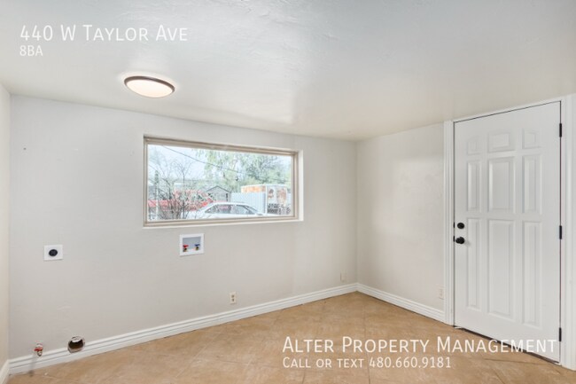 Building Photo - 440 W Taylor Ave