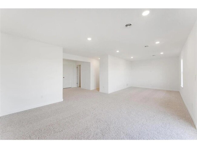 Building Photo - 2339 Jandell Ave NE