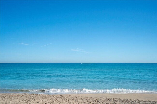 Building Photo - 2370 NE Ocean Blvd