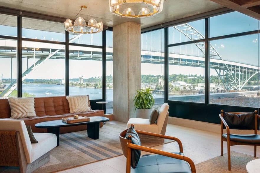 Building Photo - 1550 NW Naito Pkwy