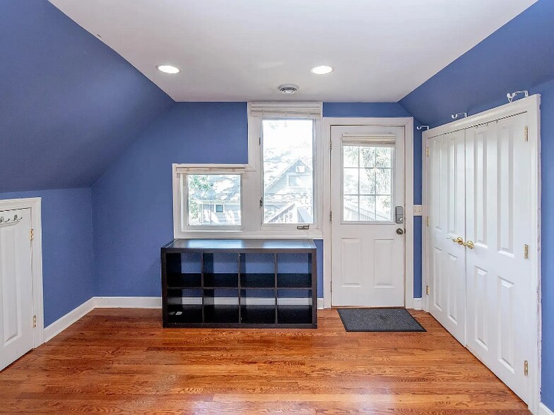 Building Photo - 607 Lincoln Ave