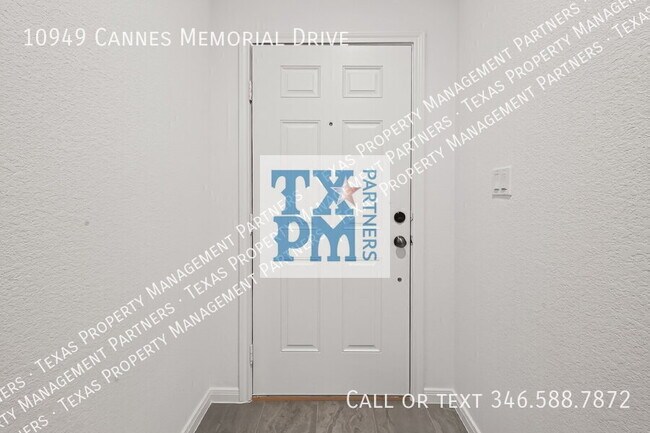 Building Photo - 10949 Cannes Memorial Dr