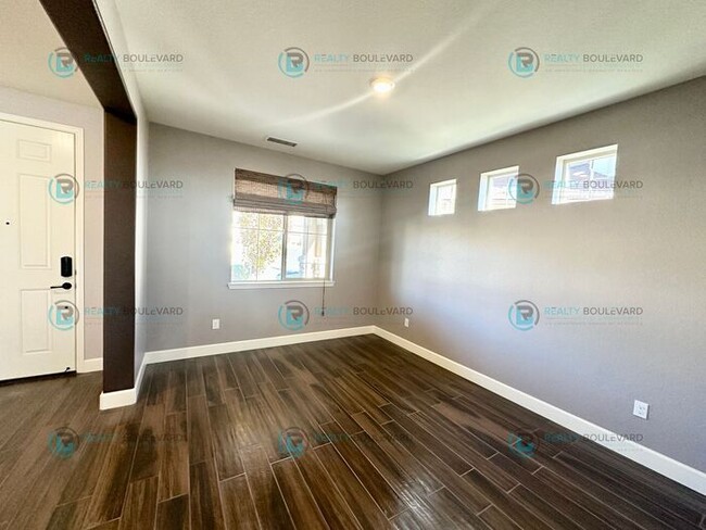 Building Photo - $2000.00 Off of Your Move-In Costs! Stunni...