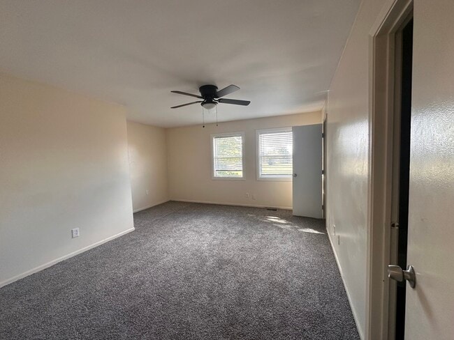 Building Photo - 3bed/2.5bath