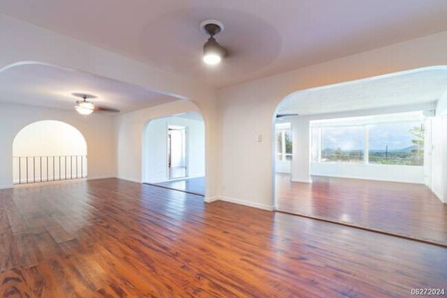 Building Photo - 1417 Onioni St
