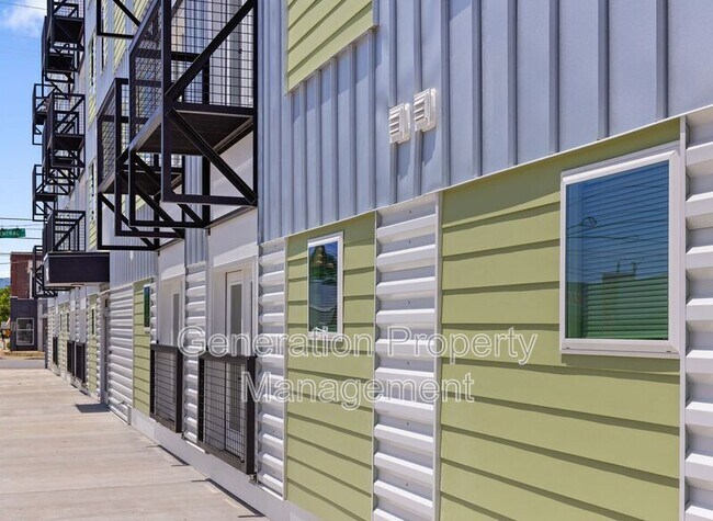 Building Photo - 901 E Main St