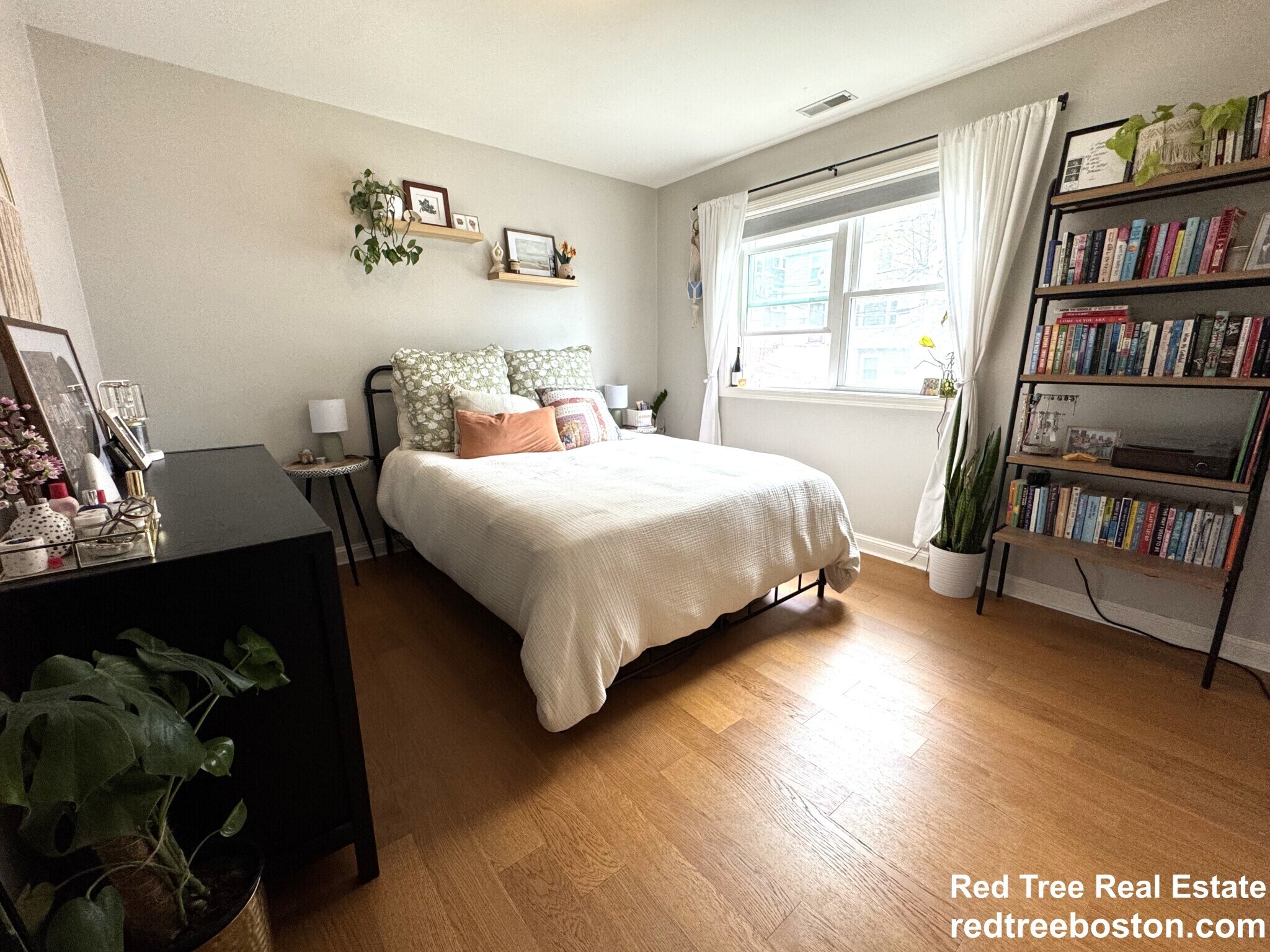 Building Photo - 4 North Crescent Circuit