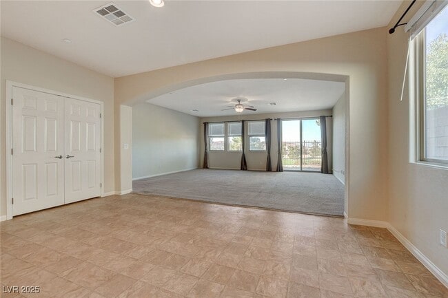 Building Photo - 484 Punto Vallata Dr