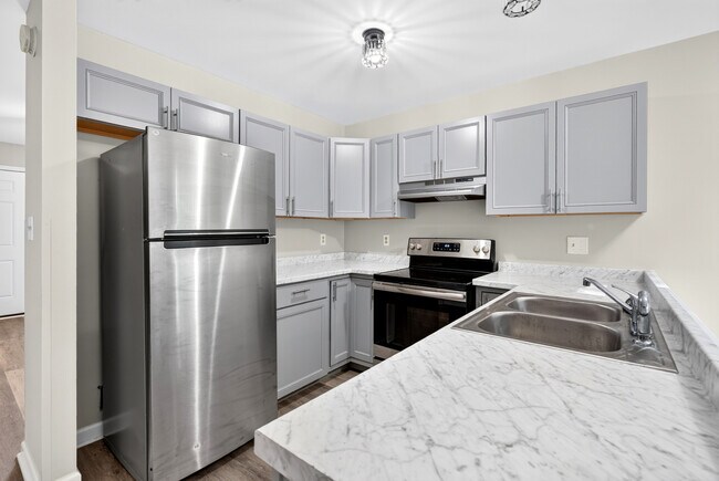 Building Photo - 837 Princeton Cir