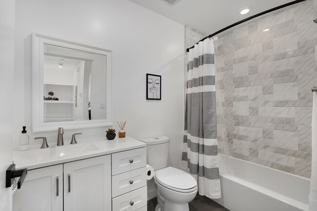 Building Photo - 13035 San Fernando Rd