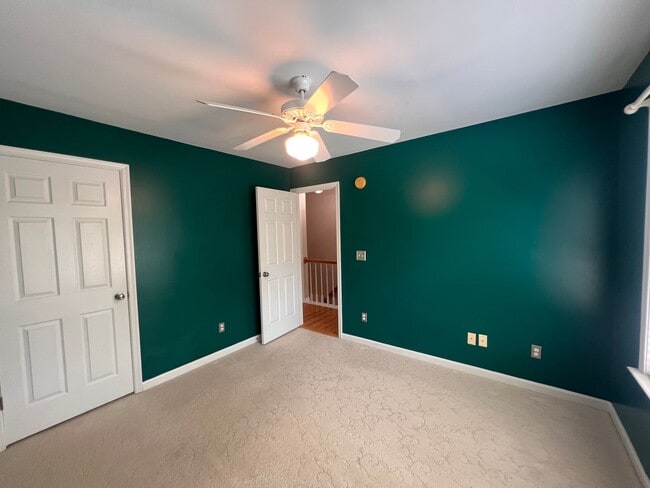 Building Photo - 1093 Wintergreen Ln