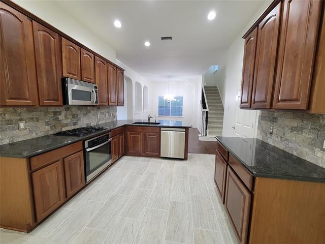 Building Photo - 9320 Woodhurst Dr