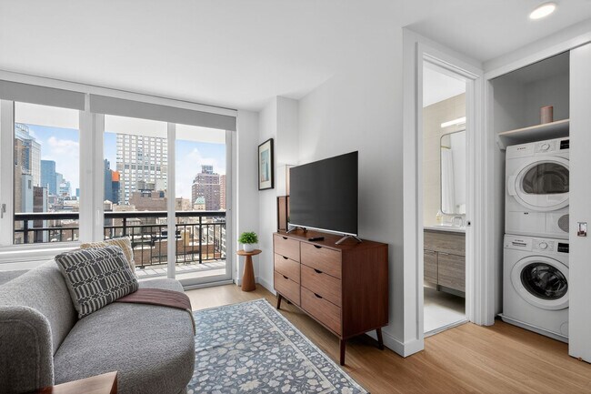 Building Photo - 68 W 37th St