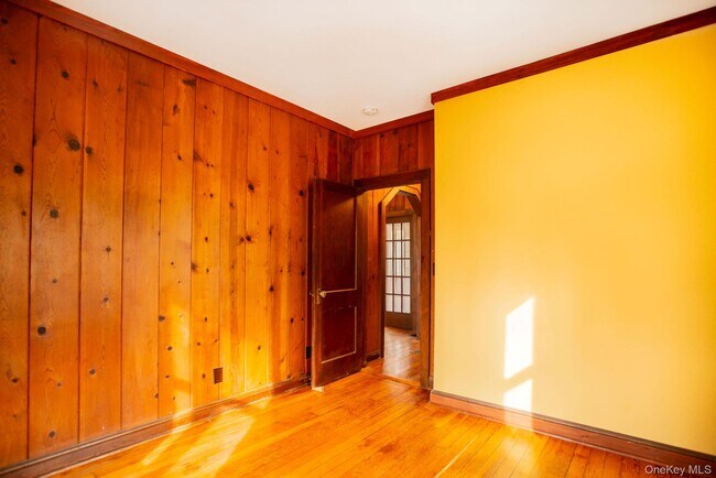 Building Photo - 11 Locust Dr