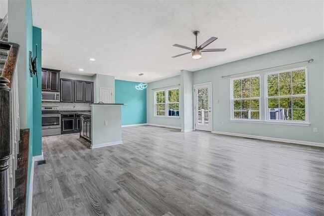 Building Photo - 8059 Hinsdale Ln